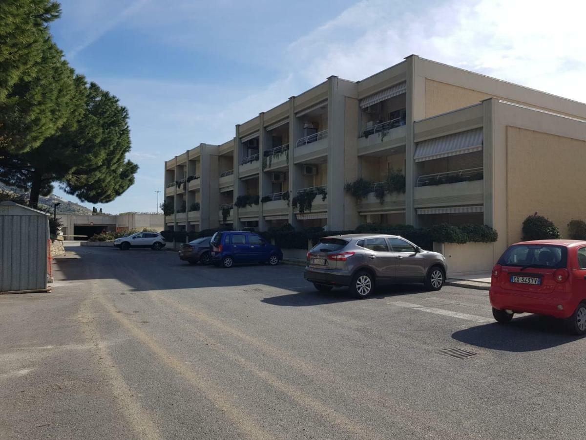 Silvia Degli Aregai Apartment Санто Стефано ал Маре Екстериор снимка